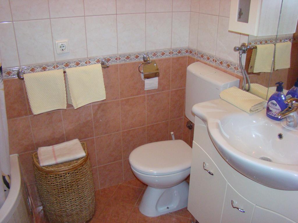 Apartments Ledic Krvavica Extérieur photo